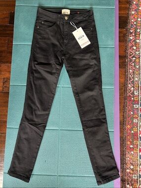 Sezane slim parfait organic jeans in tall, black. 26